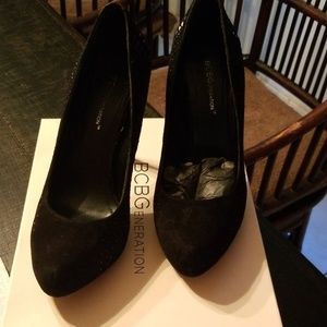 BCBG Prism  kid suede black pumps